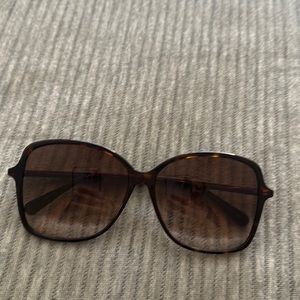 New authentic Gucci sunglasses for women.